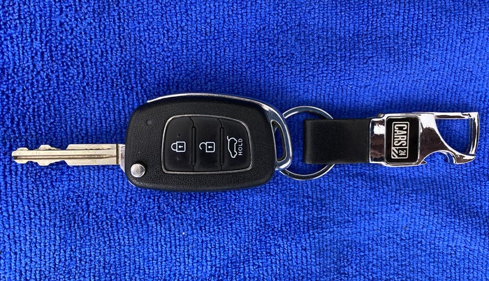 2017 Hyundai Elite i20 ASTA 1.2 DUAL TONE, Petrol, Manual, 37,696 km, Key Close Up