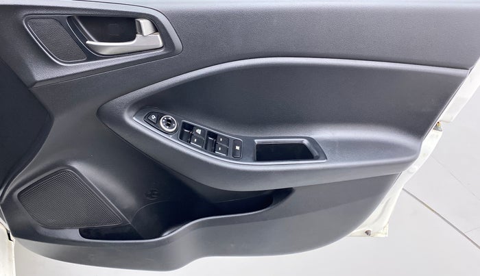 2017 Hyundai Elite i20 ASTA 1.2 DUAL TONE, Petrol, Manual, 37,696 km, Driver Side Door Panels Control