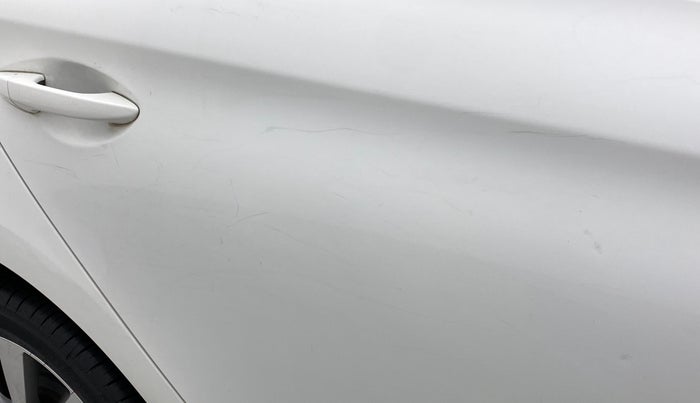 2017 Hyundai Elite i20 ASTA 1.2 DUAL TONE, Petrol, Manual, 37,696 km, Right rear door - Minor scratches