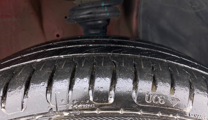 2018 Maruti IGNIS ALPHA 1.2 AMT DUAL TONE, Petrol, Automatic, 79,151 km, Right Front Tyre Tread