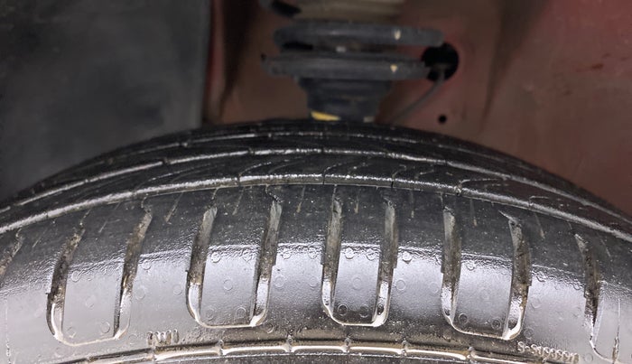 2018 Maruti IGNIS ALPHA 1.2 AMT DUAL TONE, Petrol, Automatic, 79,151 km, Left Front Tyre Tread