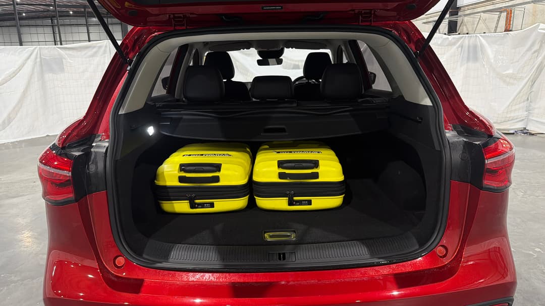 2022 MG HS Vibe, Automatic, 45324 km, Boot Inside View with Luggage