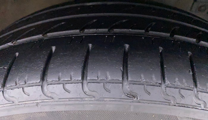 2018 Maruti Ertiga VDI SHVS, Diesel, Manual, 80,813 km, Right Front Tyre Tread