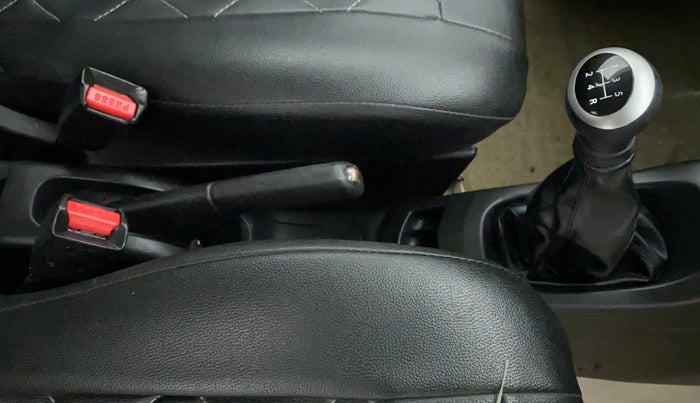2016 Maruti Wagon R 1.0 VXI, Petrol, Manual, 96,878 km, Gear Lever