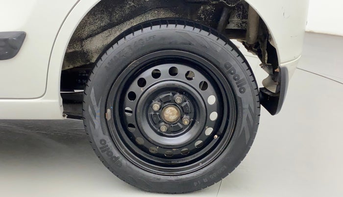 2016 Maruti Wagon R 1.0 VXI, Petrol, Manual, 96,878 km, Left Rear Wheel