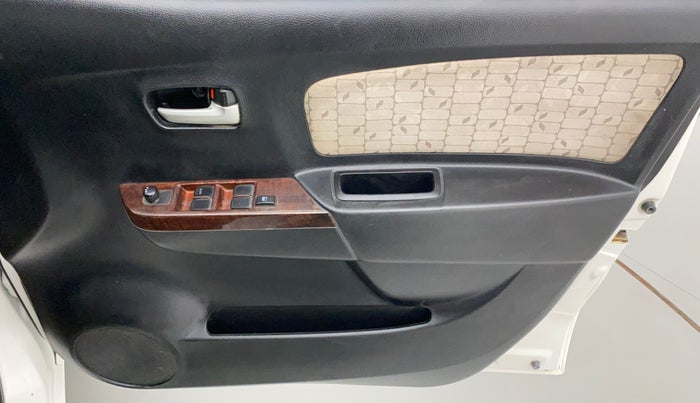 2016 Maruti Wagon R 1.0 VXI, Petrol, Manual, 96,878 km, Driver Side Door Panels Control