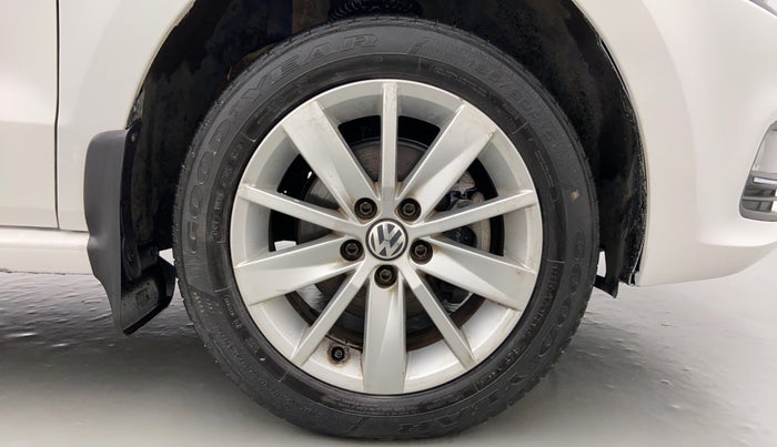 2016 Volkswagen Polo HIGHLINE1.2L PETROL, Petrol, Manual, 30,567 km, Right Front Wheel