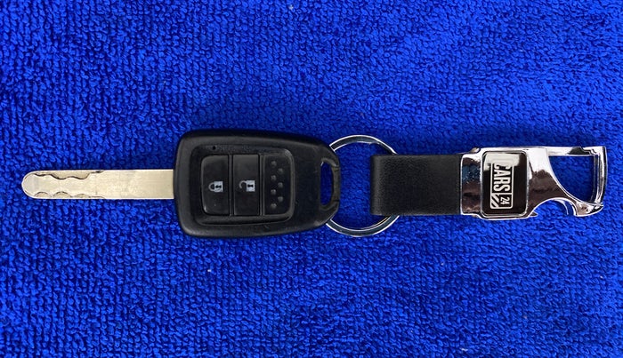 2015 Honda Jazz 1.2 V AT, CNG, Automatic, 75,790 km, Key Close Up