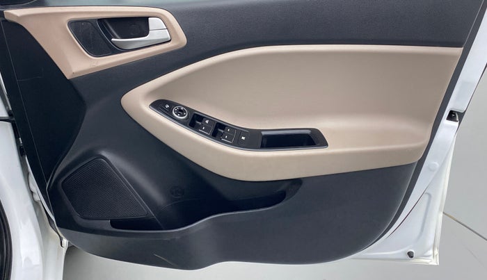 2020 Hyundai Elite i20 ASTA 1.2 (O), Petrol, Manual, 10,201 km, Driver Side Door Panels Control