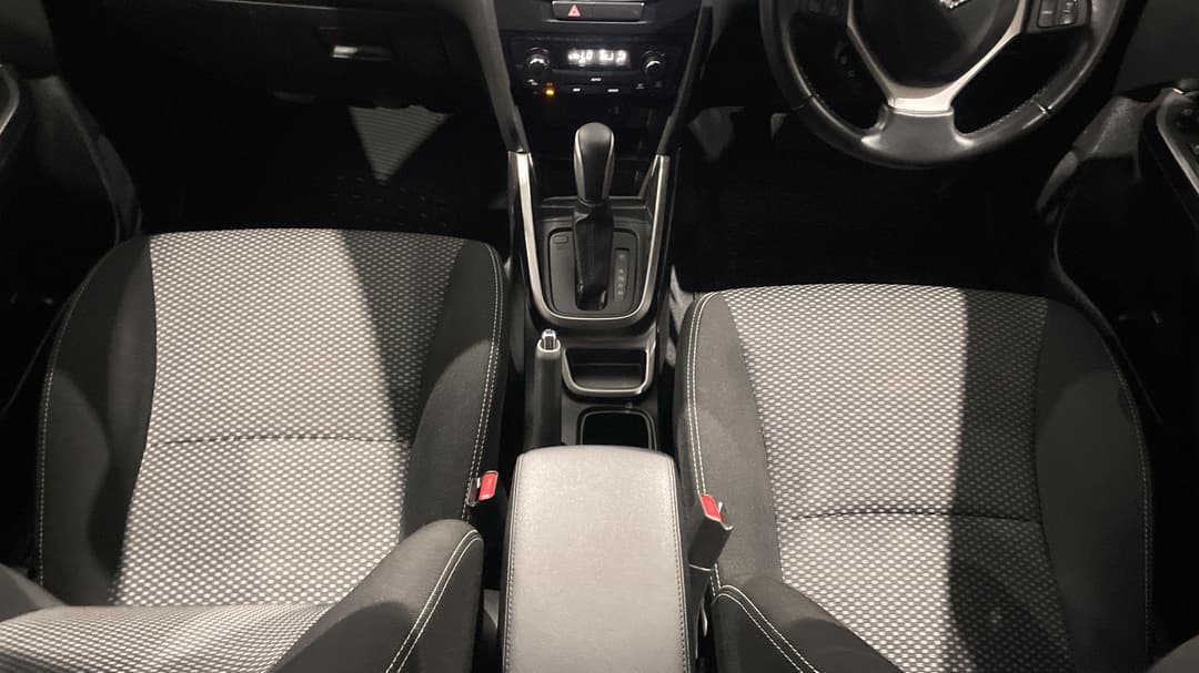 2022 Suzuki Vitara 1.6l, Automatic, 53880 km, Center Console