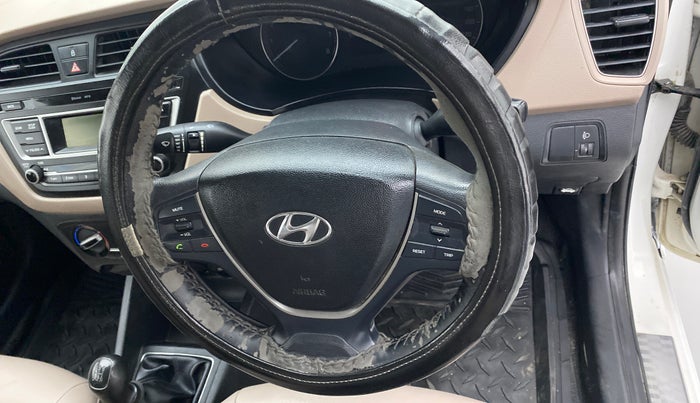 2017 Hyundai Elite i20 SPORTZ 1.2, Petrol, Manual, 66,682 km, Steering wheel - Steering cover is minor torn