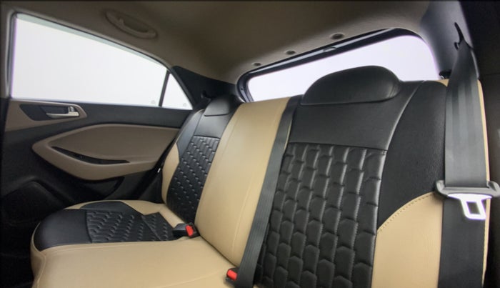 2019 Hyundai Elite i20 MAGNA+ VTVT, Petrol, Manual, 21,335 km, Right Side Rear Door Cabin
