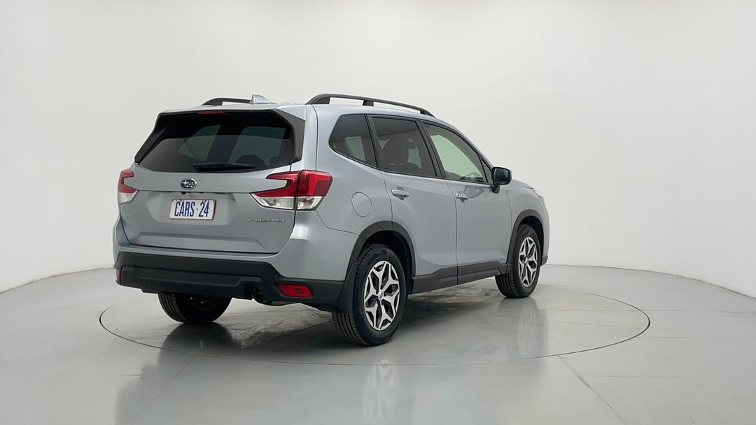 Right Back Diagonal (45- Degree) View