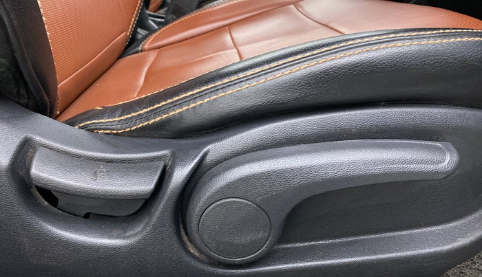 2018 Hyundai i20 Active 1.2 SX DUAL TONE, Petrol, Manual, 72,011 km, Driver Side Adjustment Panel