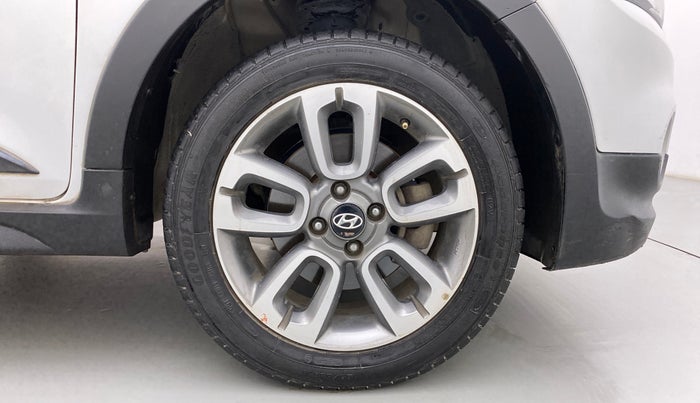2018 Hyundai i20 Active 1.2 SX DUAL TONE, Petrol, Manual, 72,011 km, Right Front Wheel