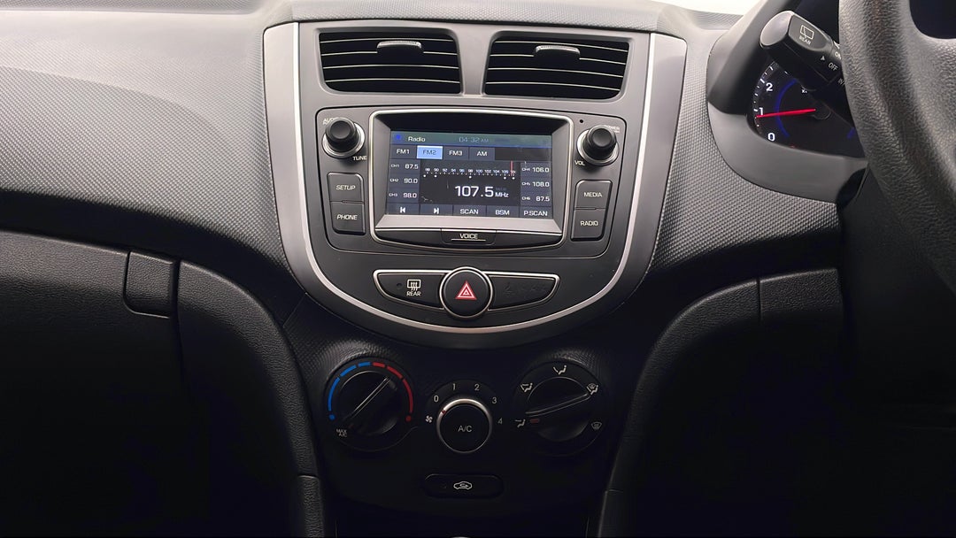 2016 Hyundai Accent Active, Automatic, 99099 km, Center Console