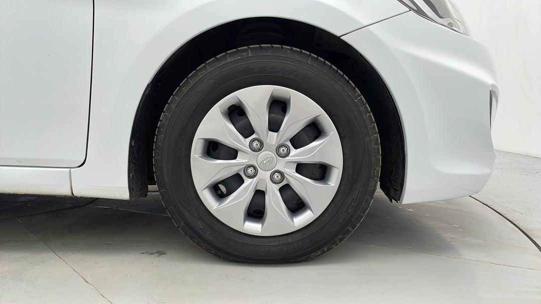 2016 Hyundai Accent Active, Automatic, 99099 km, Right Front Wheel