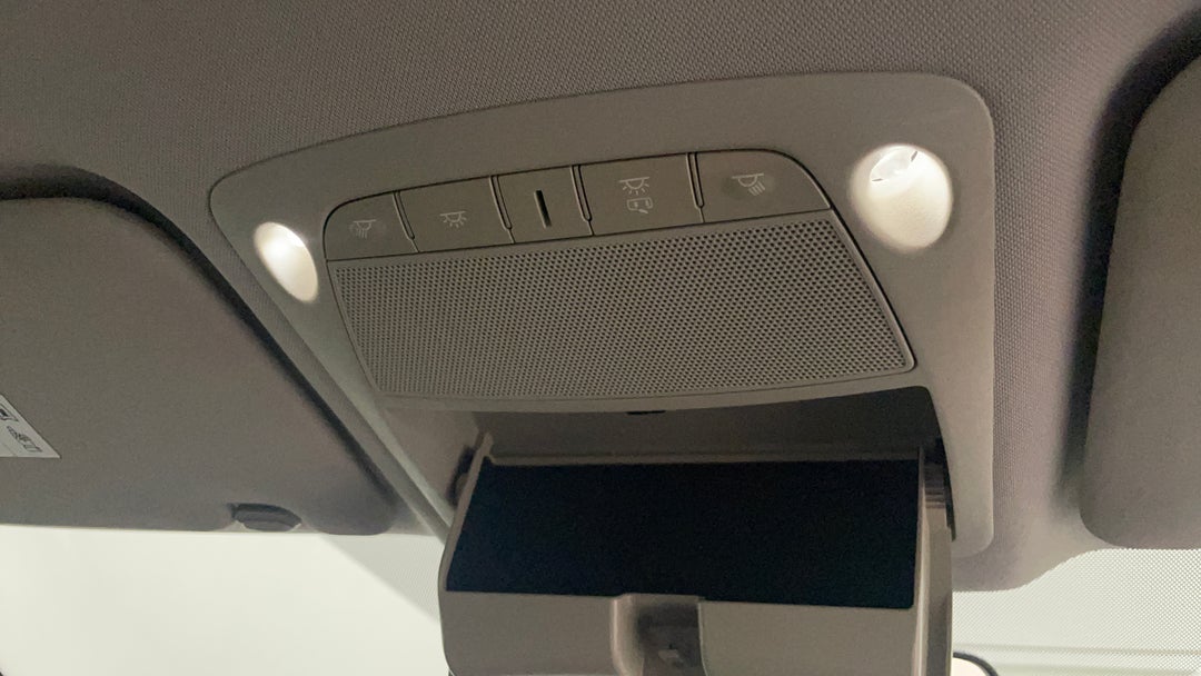 On-Roof Controls/Sunglass holder