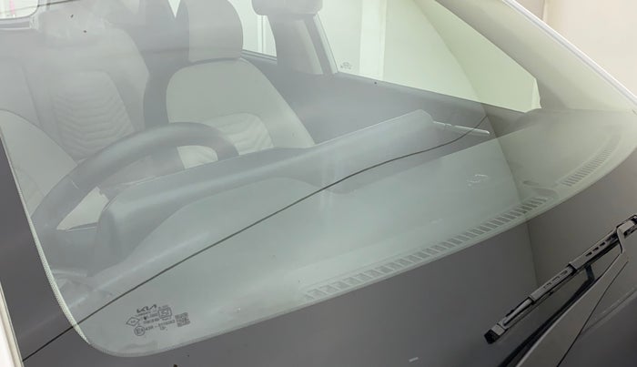 2022 KIA SONET HTX PLUS 1.0 IMT, Petrol, Manual, 16,997 km, Front windshield - Minor spot on windshield