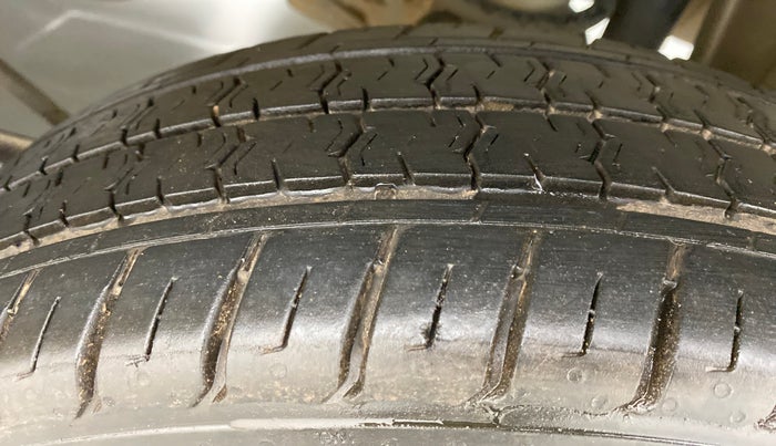 2018 Maruti Eeco 5 STR WITH AC PLUSHTR, Petrol, Manual, 56,857 km, Left Rear Tyre Tread