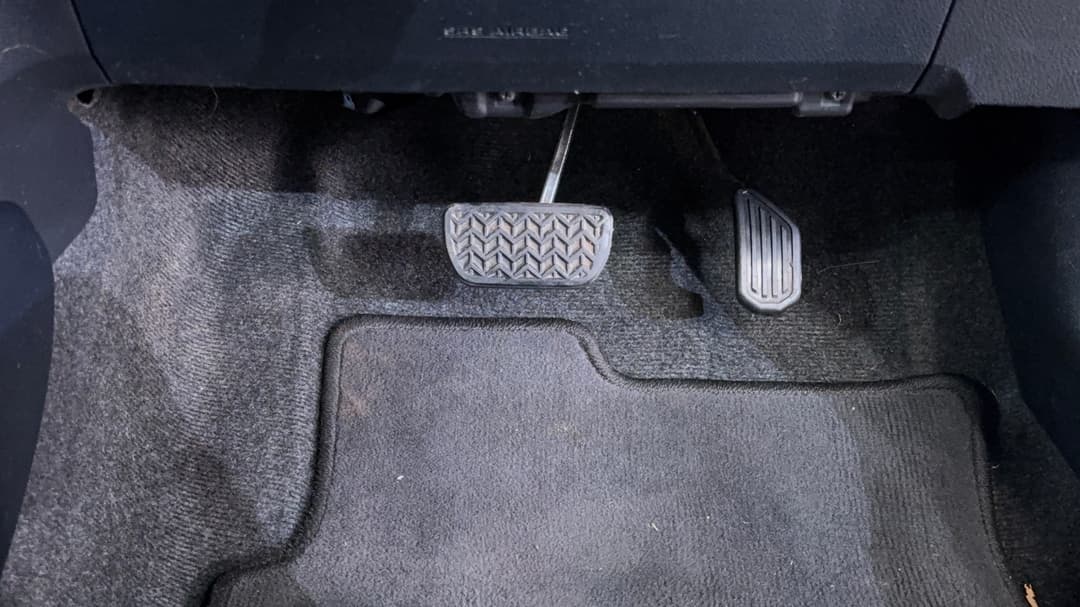 2015 Toyota Yaris Ascent, Automatic, 78729 km, Pedals and Footmat
