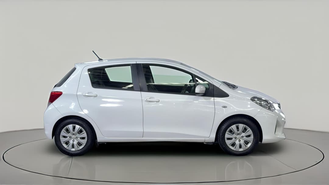 2015 Toyota Yaris Ascent, Automatic, 78729 km, Right Side View
