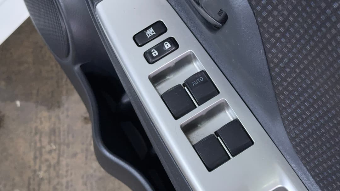 2015 Toyota Yaris Ascent, Automatic, 78729 km, Drivers Side Door Panel Controls