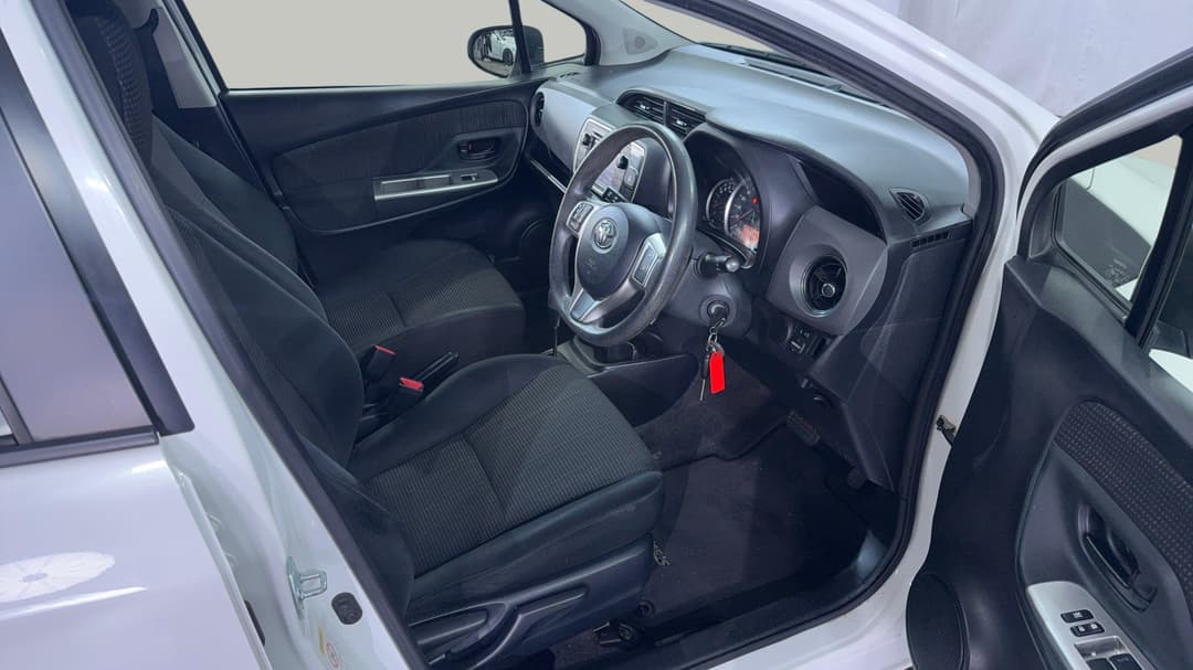 2015 Toyota Yaris Ascent, Automatic, 78729 km, Right Side Front Door Cabin View