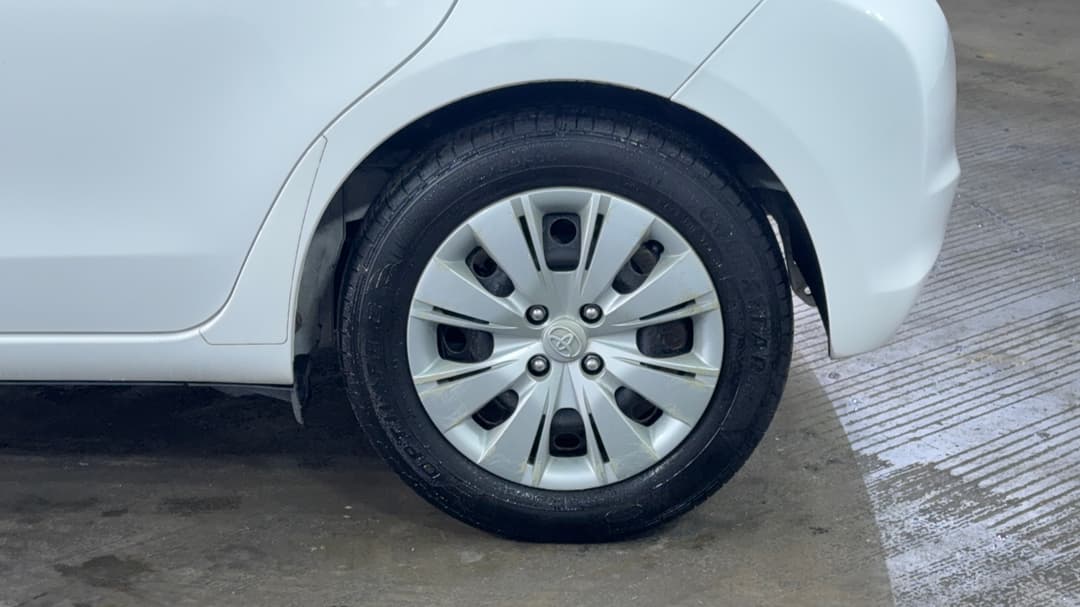 2015 Toyota Yaris Ascent, Automatic, 78729 km, Left Rear Wheel