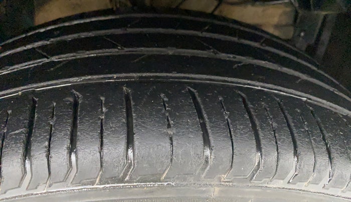2017 Maruti Vitara Brezza ZDI, Diesel, Manual, 81,844 km, Right Front Tyre Tread