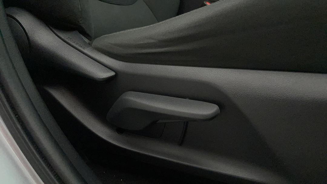 2020 Toyota RAV4 Gx (2wd) Hybrid, Automatic, 87086 km, Drivers Side Adjustment Panel