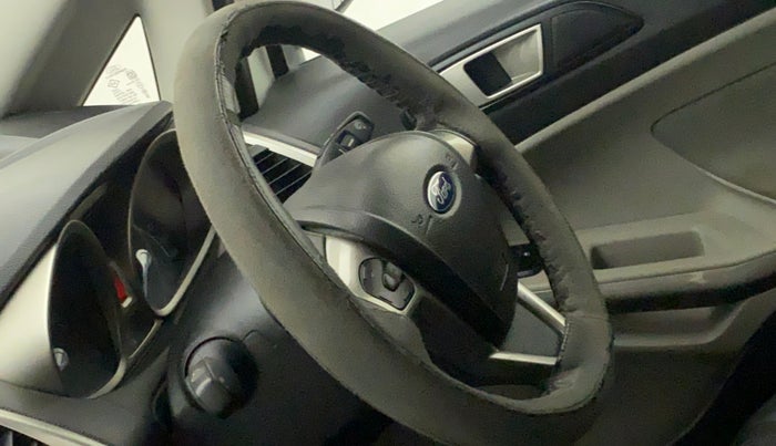 2015 Ford Ecosport TITANIUM 1.0L ECOBOOST, Petrol, Manual, 66,429 km, Steering wheel - Steering cover is minor torn