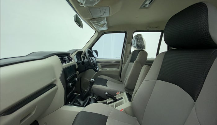 2019 Mahindra Scorpio S9, Diesel, Manual, 26,629 km, Right Side Front Door Cabin