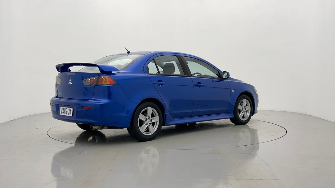 Right Back Diagonal (45- Degree) View