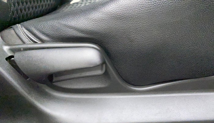 2015 Maruti Swift VXI, Petrol, Manual, 41,732 km, Driver Side Adjustment Panel