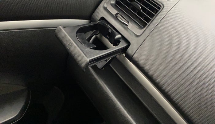 2015 Maruti Swift VXI, Petrol, Manual, 41,652 km, Dashboard - Cup holder not working