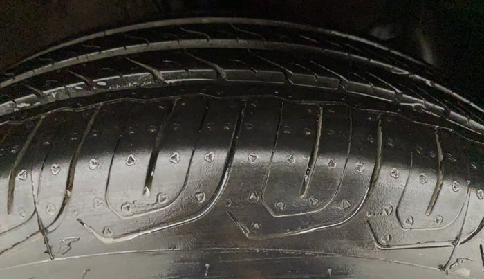 2014 Hyundai Elite i20 SPORTZ 1.2, Petrol, Manual, 63,788 km, Right Front Tyre Tread