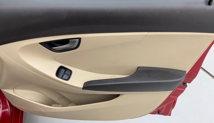 2014 Hyundai Eon SPORTZ, Petrol, Manual, 36,253 km, Driver Side Door Panels Controls