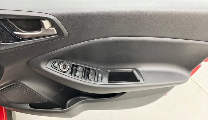 2016 Hyundai i20 Active 1.2 SX, Petrol, Manual, 33,340 km, Driver Side Door Panels Control