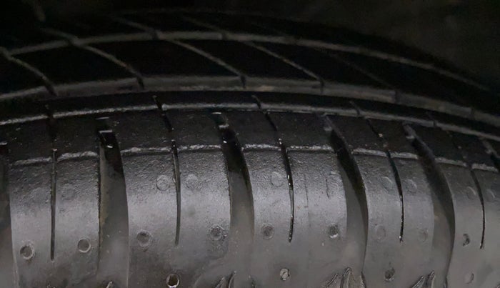 2021 Datsun Redi Go 1.0 T(O) AT, Petrol, Automatic, 1,824 km, Left Front Tyre Tread