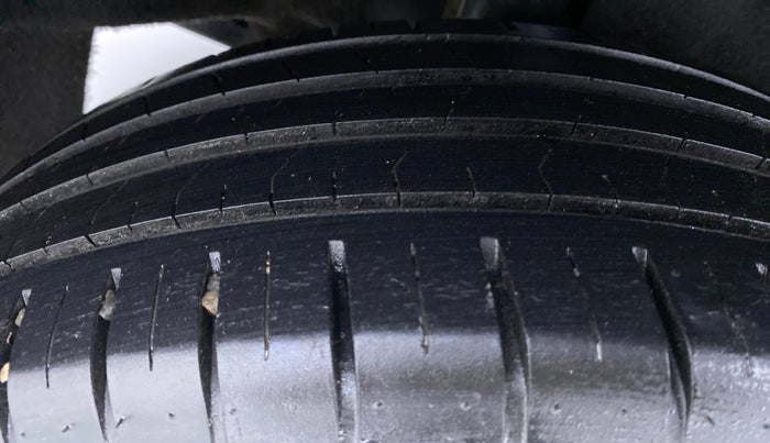 2017 Maruti Baleno ALPHA 1.2 K12, Petrol, Manual, 40,116 km, Right Rear Tyre Tread