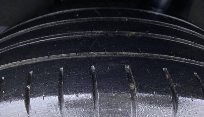 2017 Maruti Baleno ALPHA 1.2 K12, Petrol, Manual, 40,116 km, Left Rear Tyre Tread