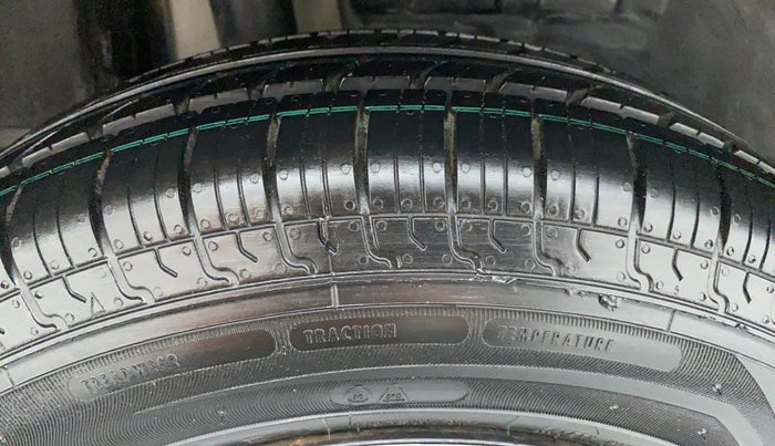 2019 Maruti Dzire VXI, Petrol, Manual, 53,912 km, Right Rear Tyre Tread