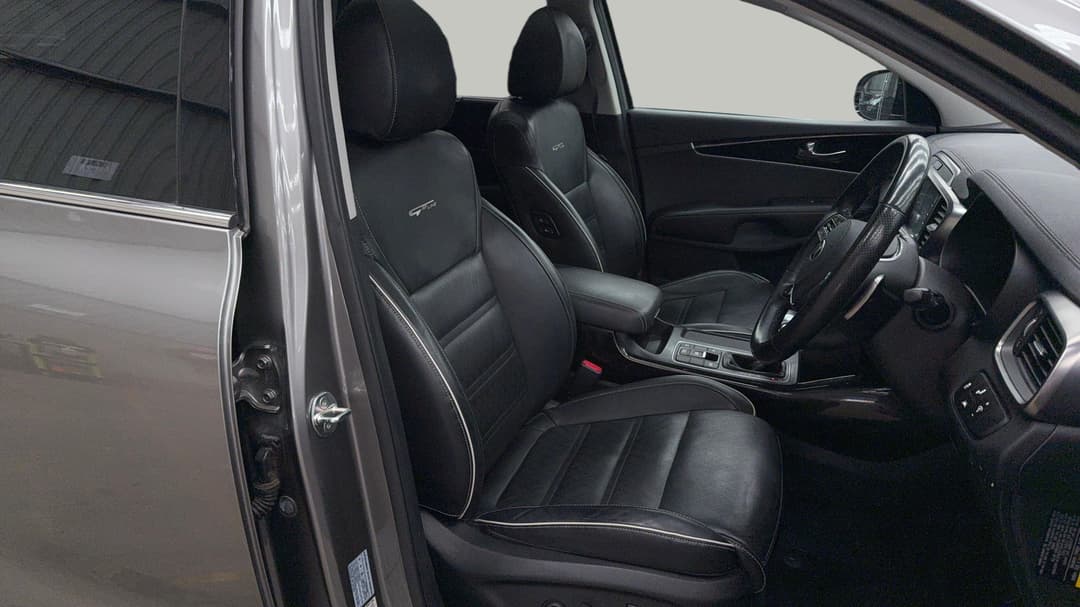 2019 Kia Sorento Gt-line (4x2) Gsl, Automatic, 117896 km, Right Side Front Door Cabin View