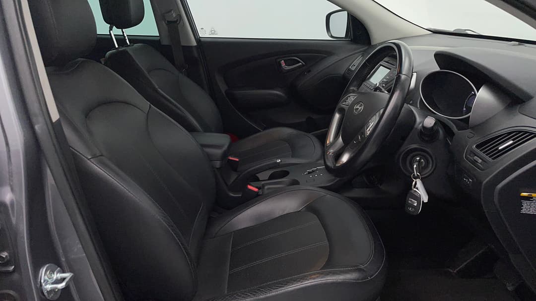 2015 Hyundai Ix35 Se (fwd), Automatic, 84774 km, Right Side Front Door Cabin View