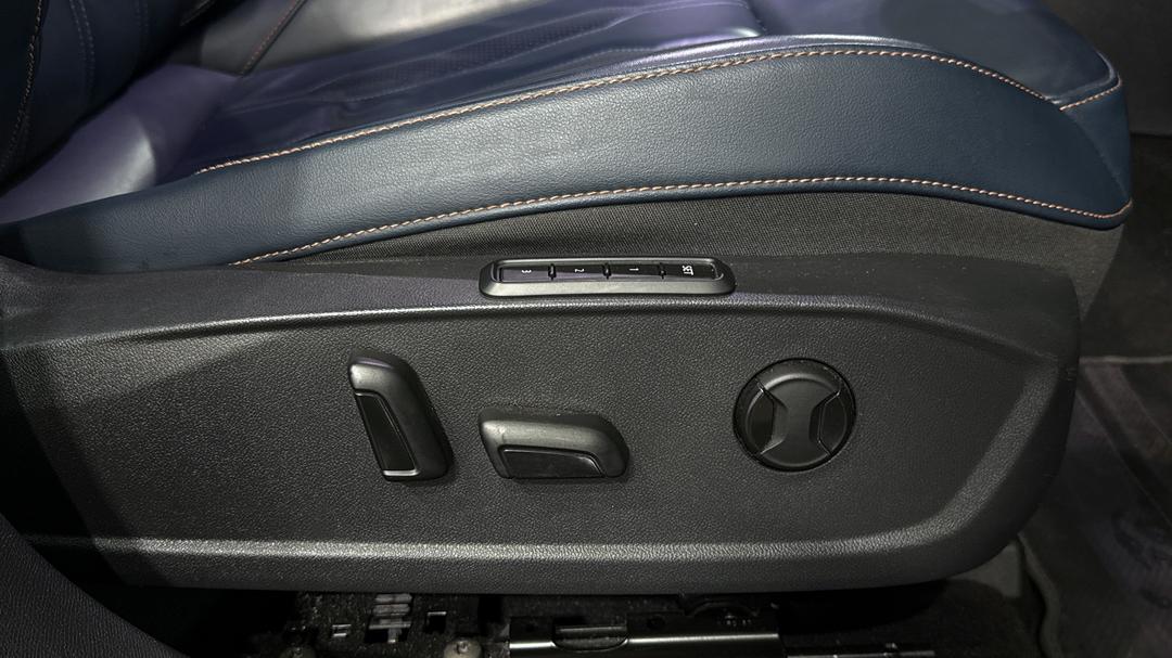 2022 Cupra Formentor Vzx, Automatic, 36458 km, Drivers Side Adjustment Panel