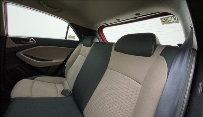 2017 Hyundai Elite i20 ASTA 1.2, Petrol, Manual, 32,241 km, Right Side Rear Door Cabin