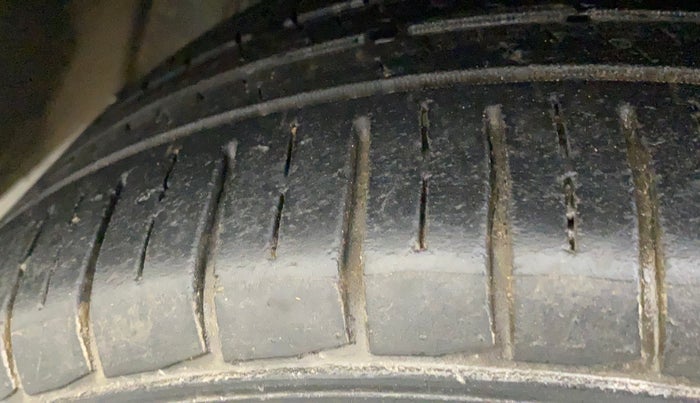 2020 Toyota Glanza G, CNG, Manual, 39,634 km, Left Front Tyre Tread