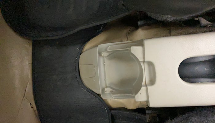 2015 Maruti Celerio ZXI, Petrol, Manual, 1,48,459 km, Dashboard - Cup holder has minor damage