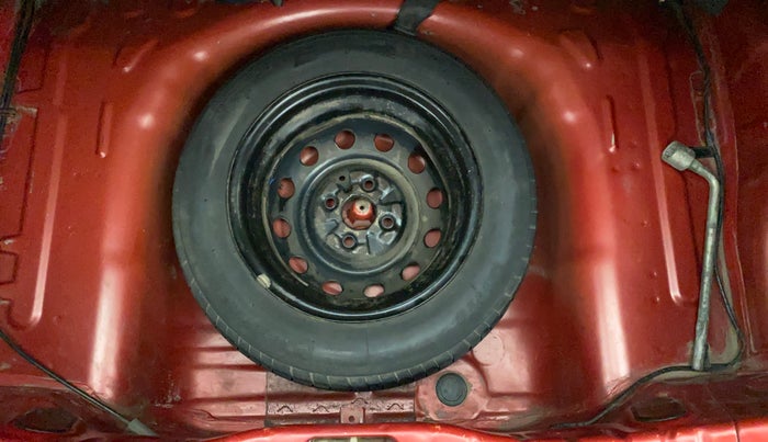 2012 Hyundai Eon MAGNA, Petrol, Manual, 1,10,149 km, Dicky (Boot door) - Jack missing